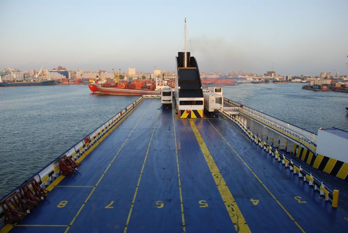 Unsere Fähre verlässt den Hafen von Alexandria und Ägypten