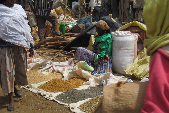 Verschiedene Getreidesorten sind auf dem Markt in Axum im Angebot