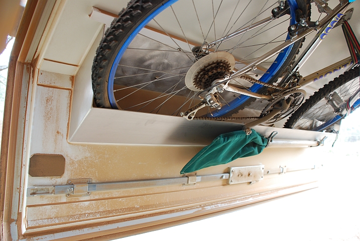 Staubige Heckklappeninnenseite