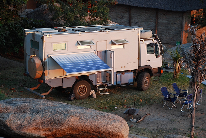 Obelix mit den letzten Sonnenstrahlen