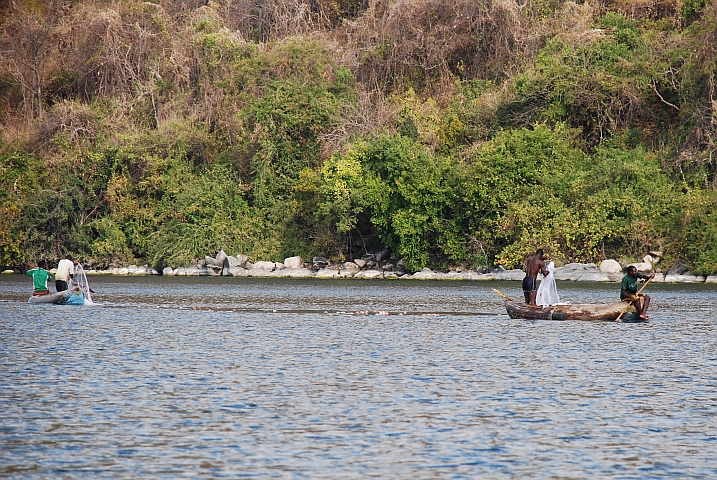 Fischer bringen ihr Netz aus