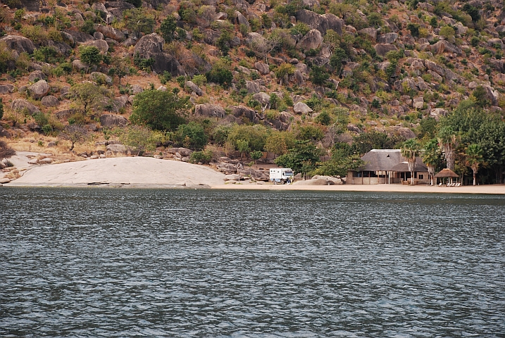 Obelix erwartet uns am Strand