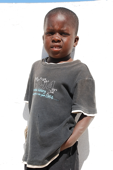 Cooler kleiner Junge