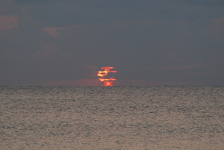 Sonnenaufgang über dem Meer