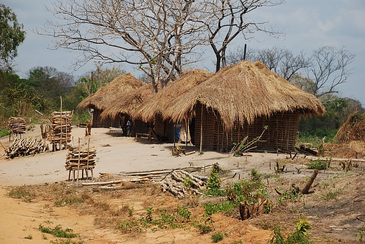 Hütten in der Nähe von Macomia