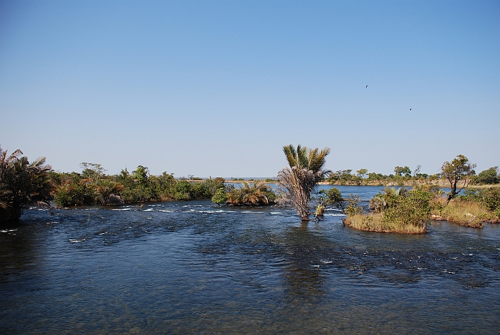 Der Luombe Fluss oberhalb der Chishimbafälle westlich von Kasama
