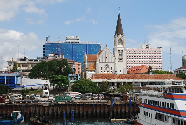 Downtown Dar es Salaam bei der Anlegestelle der Sansibar-Fähren
