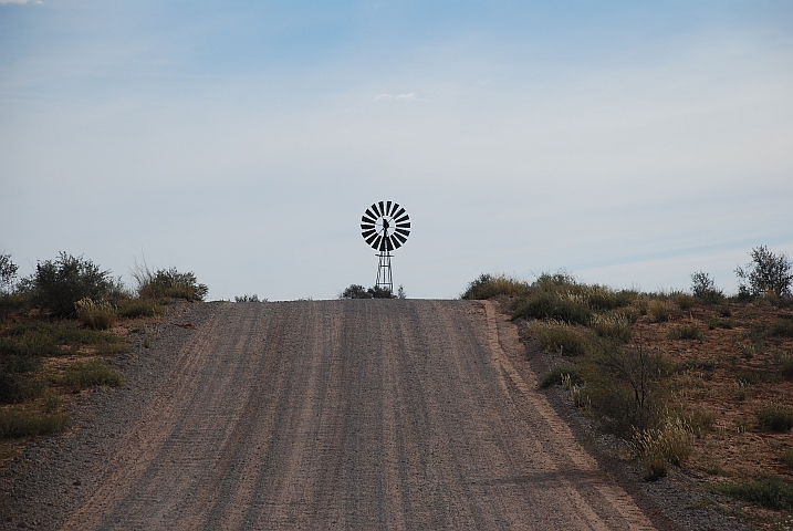Das Windrad der Kij Gamies Wasserstelle im Kgalagadi Nationalpark