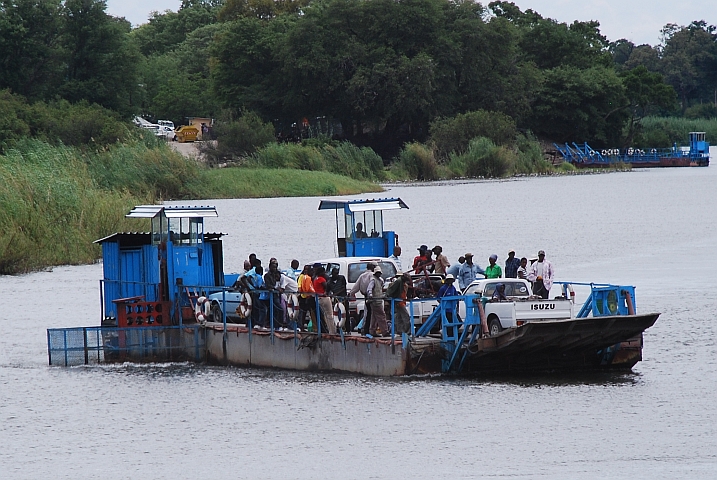 Die Fähre über den Okavango bei Mohembo