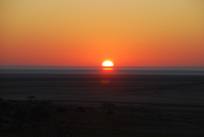 Sonnenaufgang über der Sowa Pan