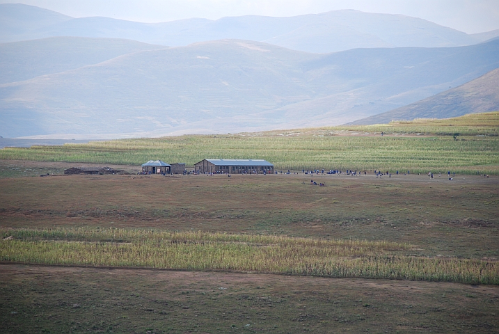 Schule eines Dorfes in der Nähe von Katse