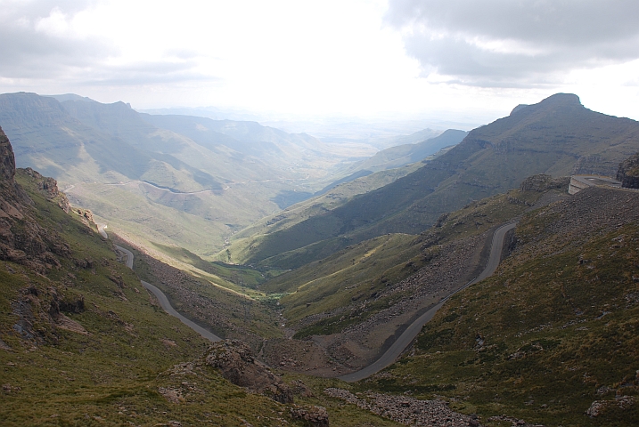 Blick vom 3’100m hohen Mafika Lisiu Pass nach Westen