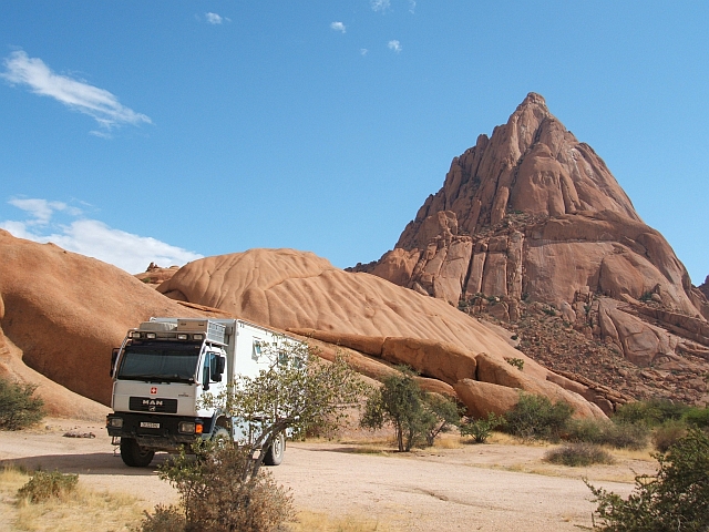 Obelix auf unserem Camp bei der Spitzkoppe