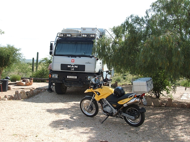Hier darf Asterix wieder einmal ausgiebig auf die Strasse