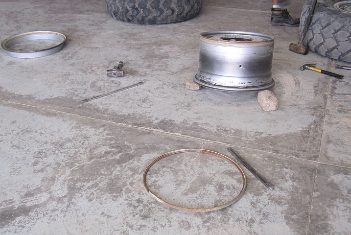 Die drei runden Teile gehören zu unserer Sprengringfelge