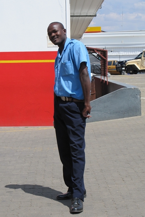 Einheimischer posiert für das von ihm gewünschte Foto