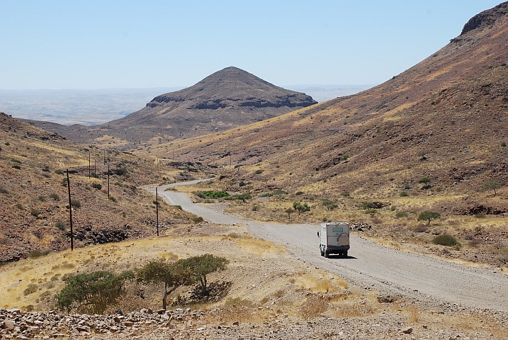 Obelix beim Abstieg ins Huab Tal