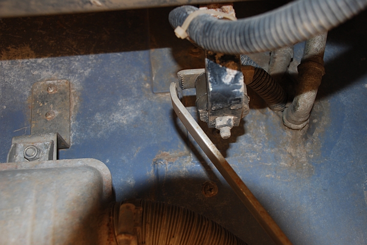 Die Auspuffaufhängung ist wieder gebrochen