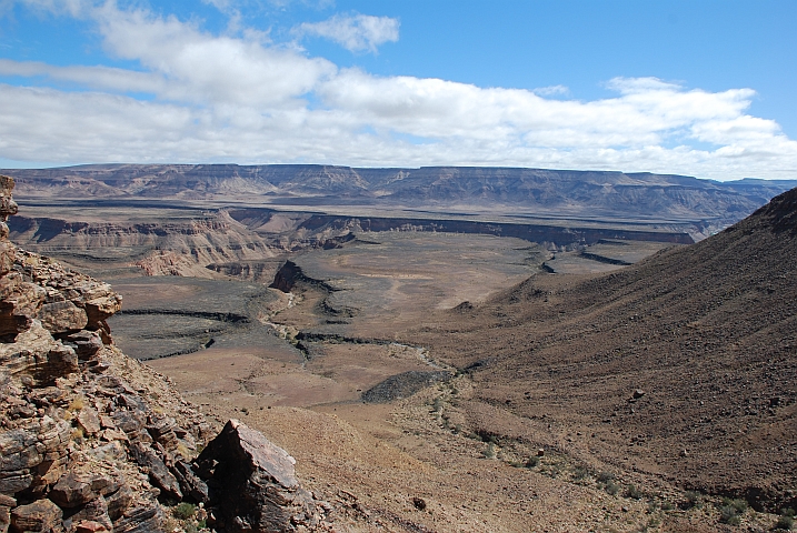 Blick vom Hikers Viewpoint in den weniger spektakulären Beginn des Canyons