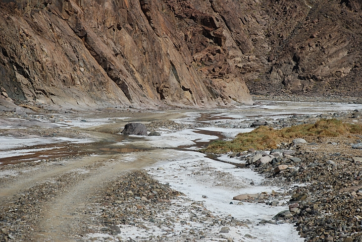 Wasser in der Fahrspur mögen wir eigentlich nicht besonders