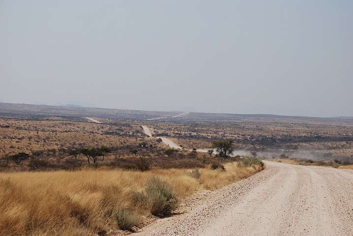 Die gute Piste Richtung Windhoek kurz nach dem Gamsbergpass
