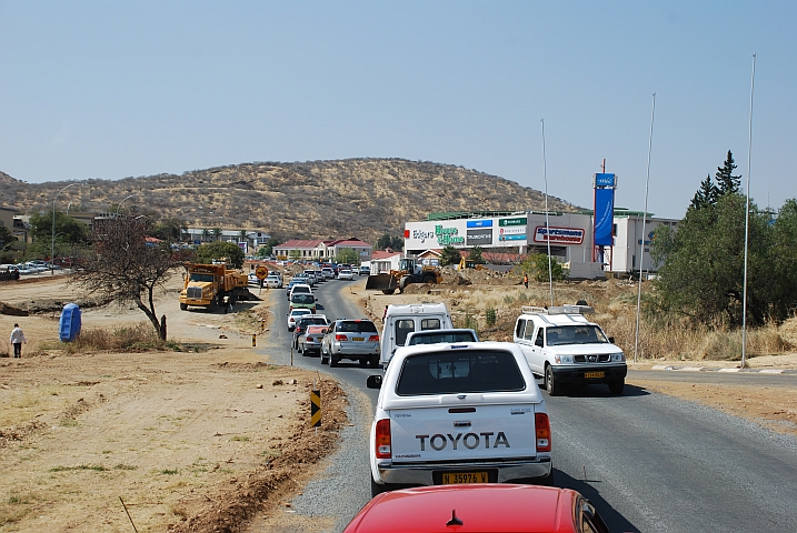 Baustellenstau bei der Anfahrt zur Maerua Mall