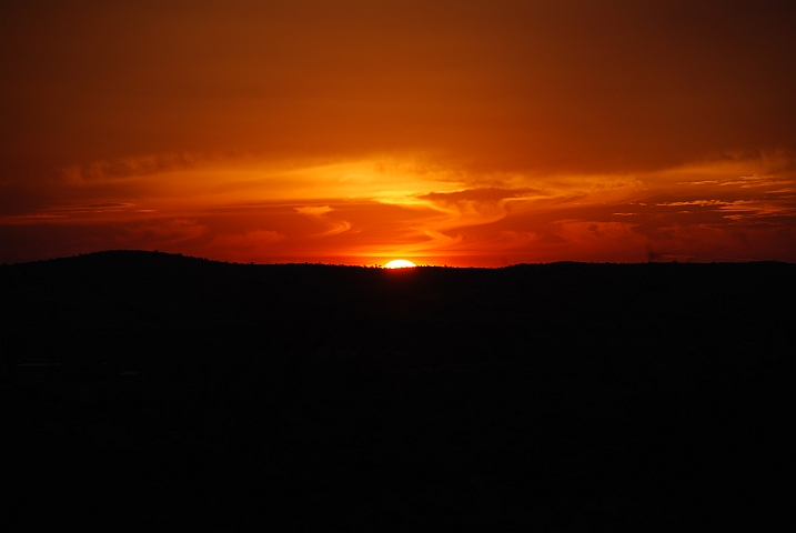 Und noch ein feuriger Sonnenuntergang, diesmal östlich von Windhoek