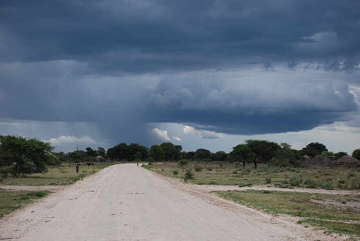 Viel Regen um uns herum