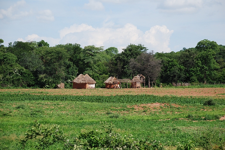 Ob Teerstrasse oder Piste, die Dörfer bleiben einfach