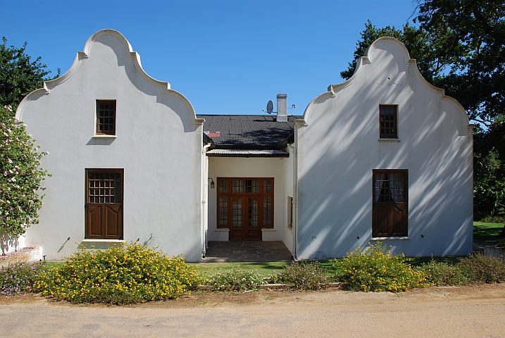 Das Herrschaftshaus des DeWaal Weingutes
