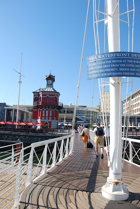 Die Schwingbrücke beim Clock Tower an der Victoria&Albert Waterfront