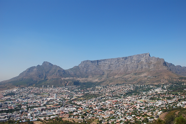 Kapstadt mit seinem Wahrzeichen Tafelberg