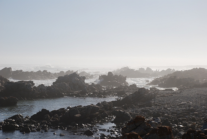 Steinige Küste am Kap Agulhas