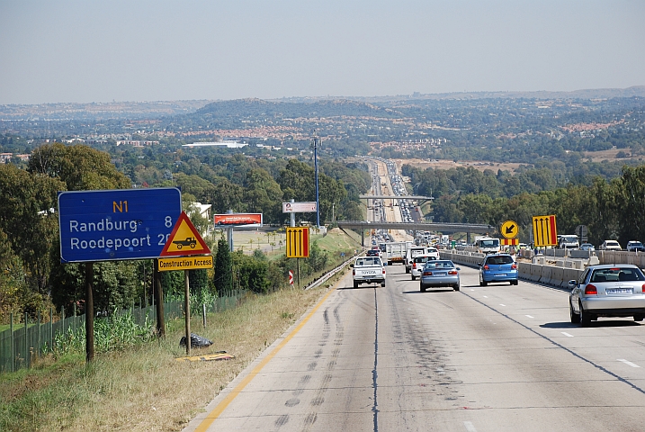 ...keine Autobahn an der nicht gebaut wird. Hier die N1 bei Sandton