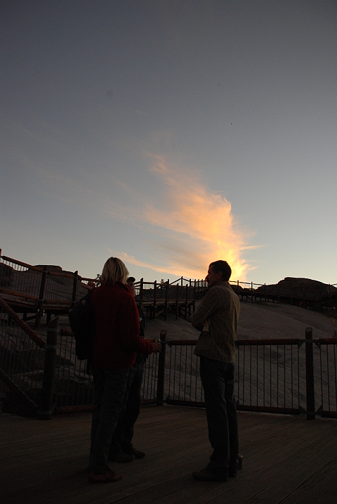 Thomas beim Sundowner mit Sylvie und Thomas