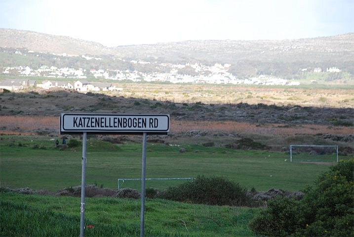Katzenellenbogen Rd: Strassenschild in Noordhoek!