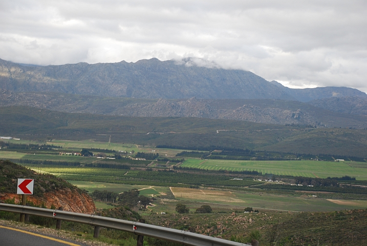 Blick von der Piekenierskloof-Passstrasse ins Olifants Tal bei Citrusdal