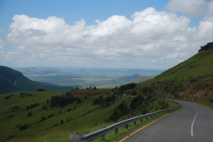 Tolles neues Asphaltband zwischen Mount Fletcher und Maclear