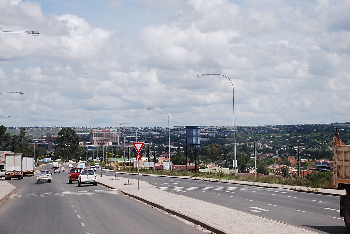 Wir fahren in Mthata ein