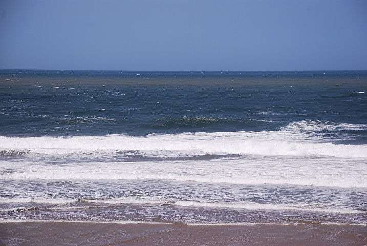 Der hier eher kühle Indische Ozean bei Umkomaas südlich von Durban