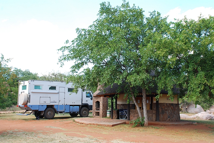Unser Standplatz mit dem eigenen Sanitärhäuschen