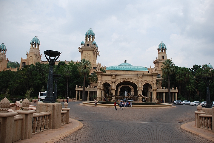 Die Vorfahrt des Palace of the Lost City Hotel