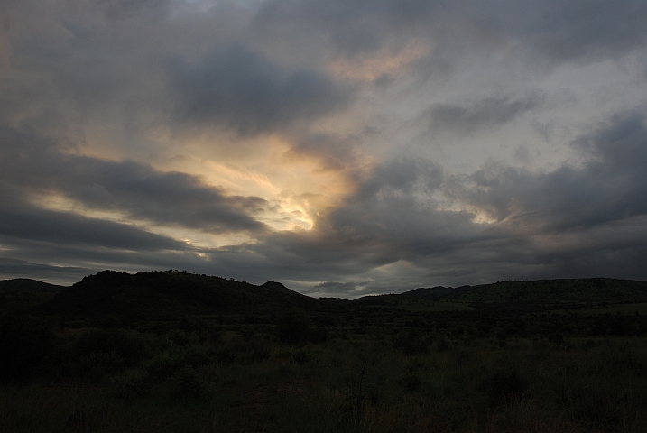 Viele Wolken ergeben eine spezielle Morgenstimmung