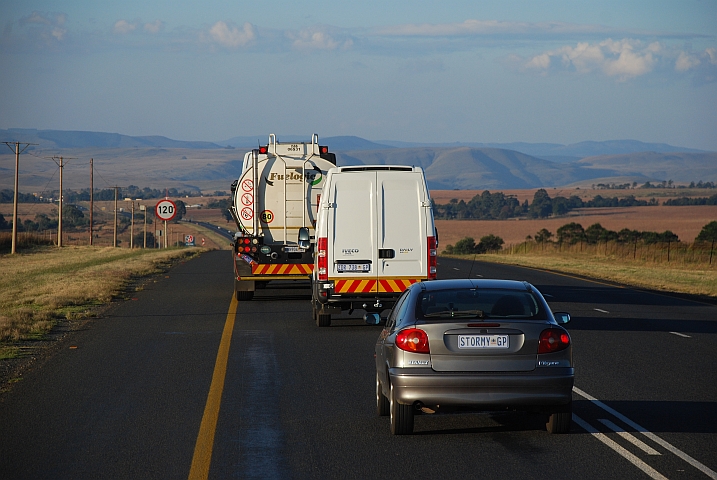 Auf der N4 ostwärts zum Krügerpark, zwischen Belfast und Machadodorp