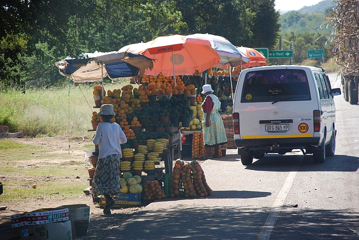 Früchteverkaufsstände kurz vor dem Malelane Gate des Krüger Nationalparks