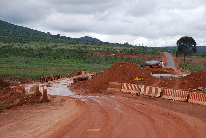 Brückenbaustelle zwischen Lobito und Huambo