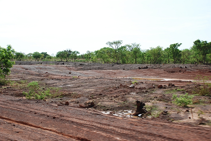 Narben des Strassenbaus