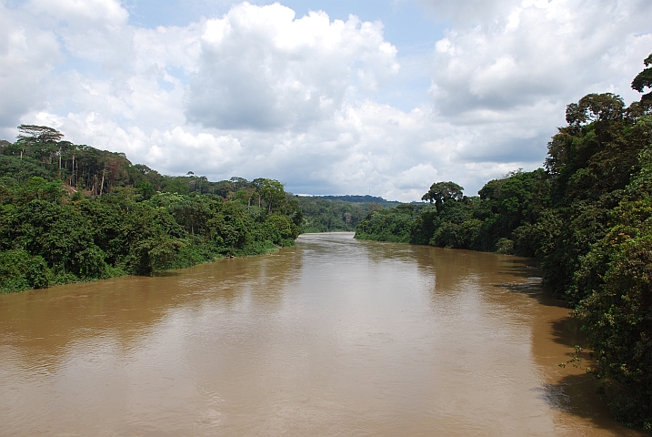 Lolo-Fluss zwischen Lopé und Lastoursville