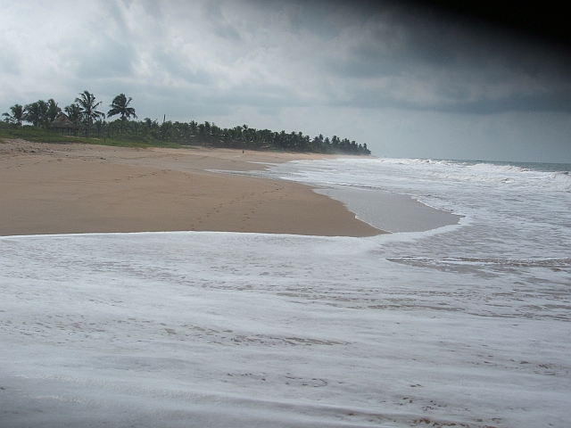 Atlantikstrand bei Akwidaa