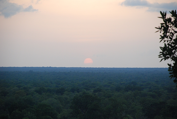 Sonnenuntergang im Mole Nationalpark